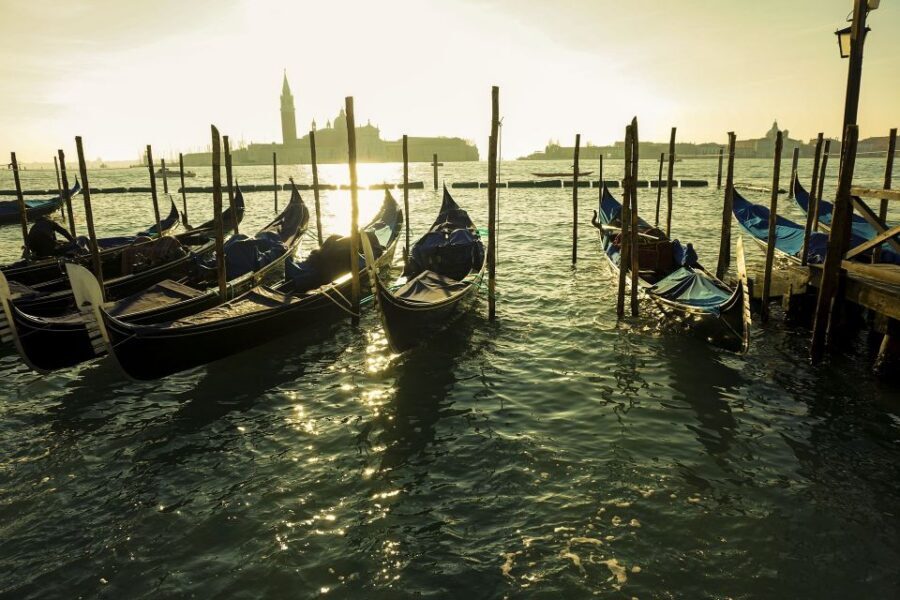 Venice: Private Gondola Tour - Off the Main Waterway: Smaller Canals and Historic Bridges