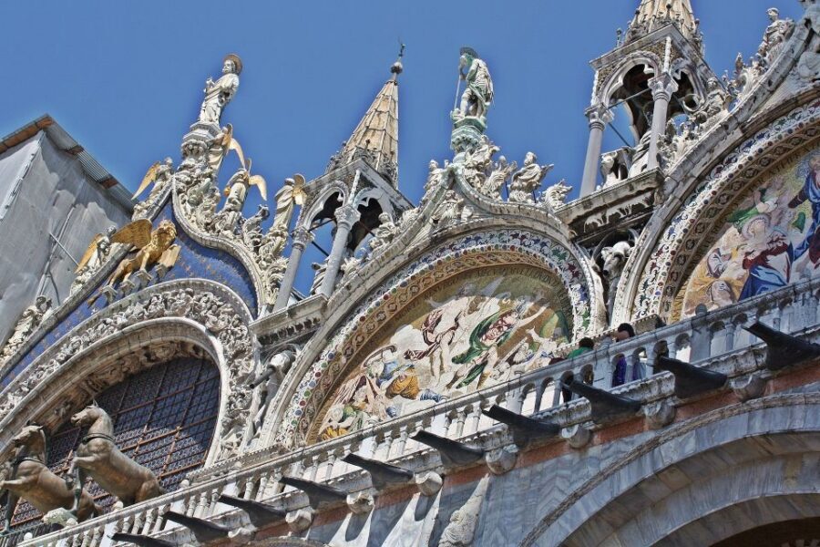 Venice: Religion Walking Tour with Doge’s Palace Tickets - Timing and meeting point: how to avoid the early stress
