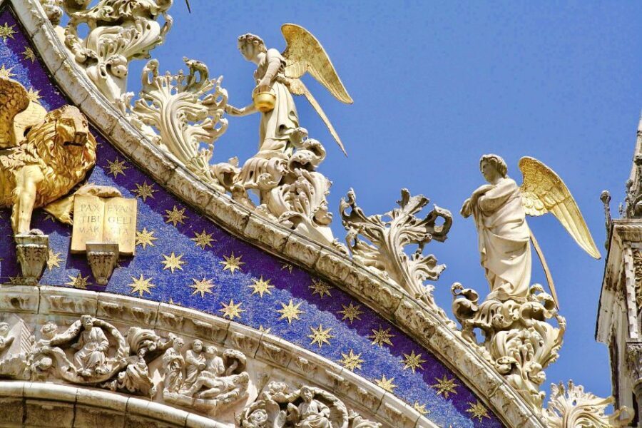 Venice: Saint Mark's Basilica Guided Tour - St Mark’s Basilica, Without the Wandering-Fatigue