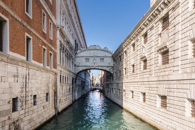 Venice: San Marco to Rialto Walking Tour & Spritz Like a Local - Shared Walking Tour Pace: What Small Group Means in Venice