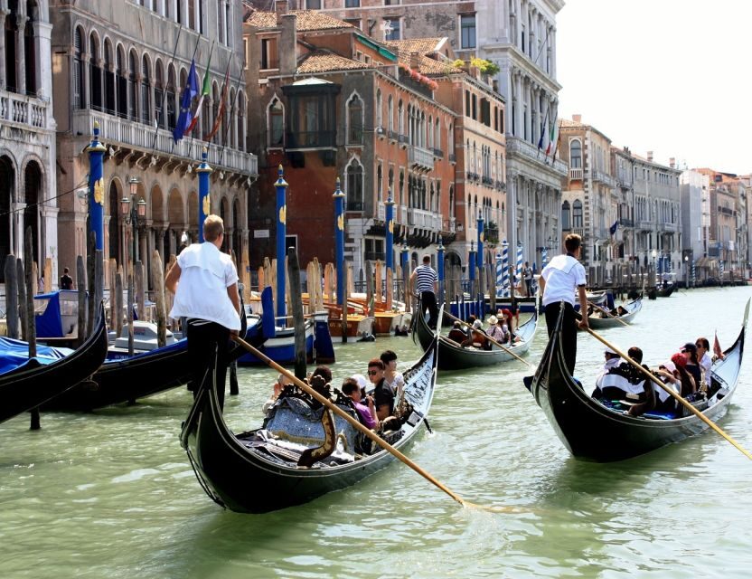 Venice: Shared Gondola Ride - No commentary on board: how to enjoy the sights without a script