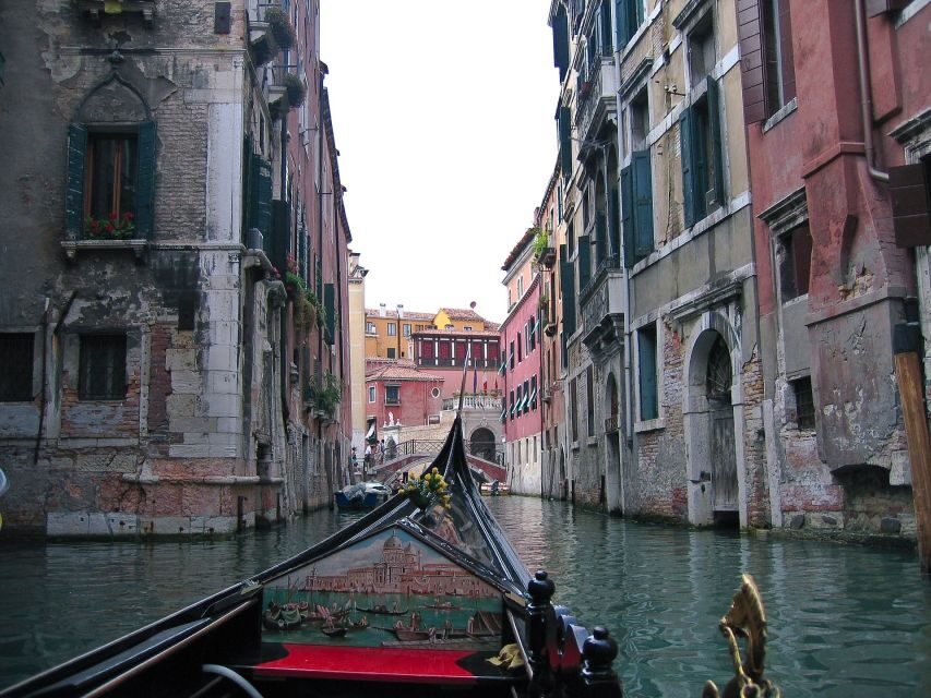 Venice: Shared Gondola Tour - Getting Off the Usual Tourist Trail Into Smaller Canals