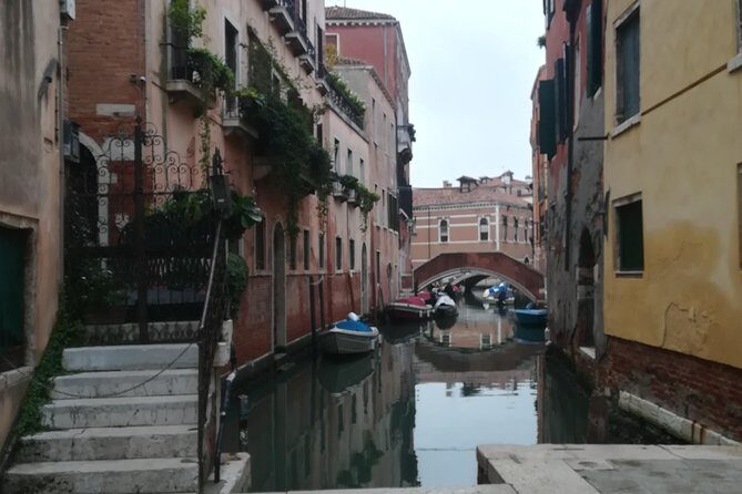 Venice Sightseeing Walking Tour with a Local Expert - The San Polo camp stop and the church looking over it