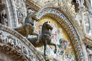Venice Skip the Line Saint Mark's Basilica and Doge's Palace Private Tour - Doge’s Palace: Government Rooms, Private Apartments, and the Prison Story