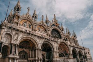 Venice: St Mark's Basilica Small-Group Tour with Terrace - Skip-the-line entry: the real value in paying for this