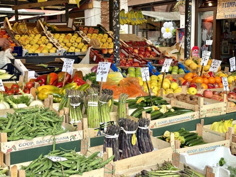 Venice: Street Food Tour with a Local Guide and Tastings - Starting in San Marco and crossing to the Rialto Market