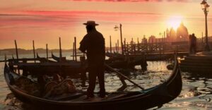 Venice: Sunset or Evening Gondola Tour - Getting to the gondola: the TURIVE kiosk near St. Mark’s Square