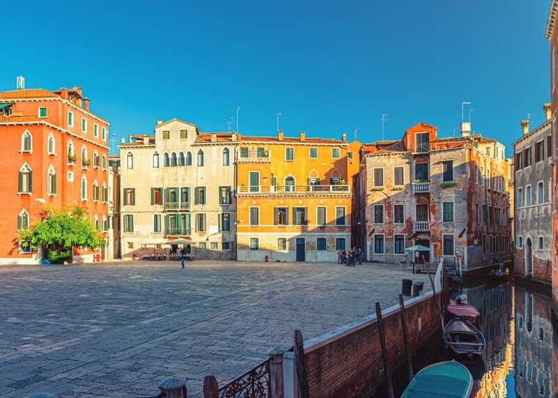 Venice: The Grand Canal Touch – Walking & Gondola Experience - Gondola Gallery: How the Boat Became Venice’s Signature