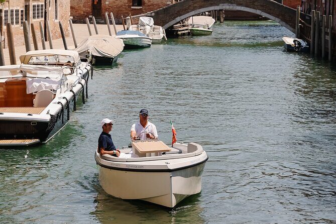 Venice: The Hidden Canals on an Electric Boat - Where to meet: Fondamenta Ognisanti can be tricky