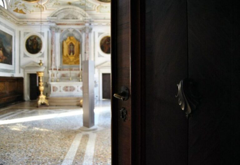 Venice: Ticket to Scuola Grande San Giovanni Evangelista - Gothic Columns Hall: Marble, Purpose, and Quiet Power