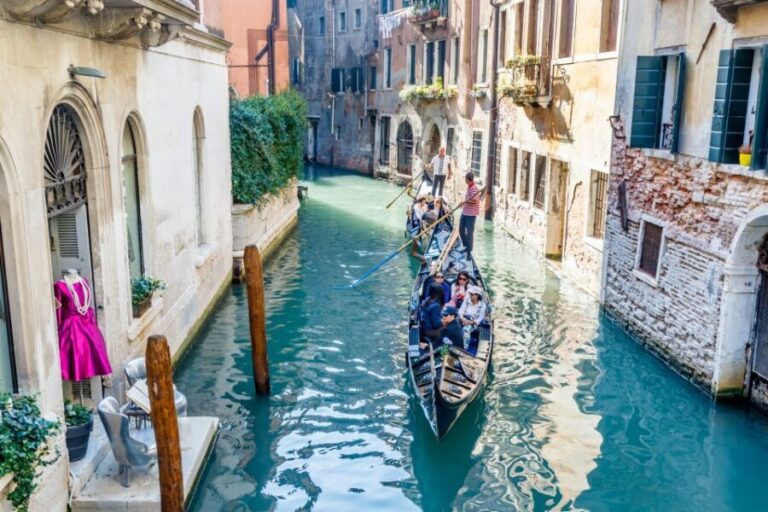 Venice: Traditional Shared Gondola Ride - From San Marco canals to the Grand Canal: what happens in 30 minutes
