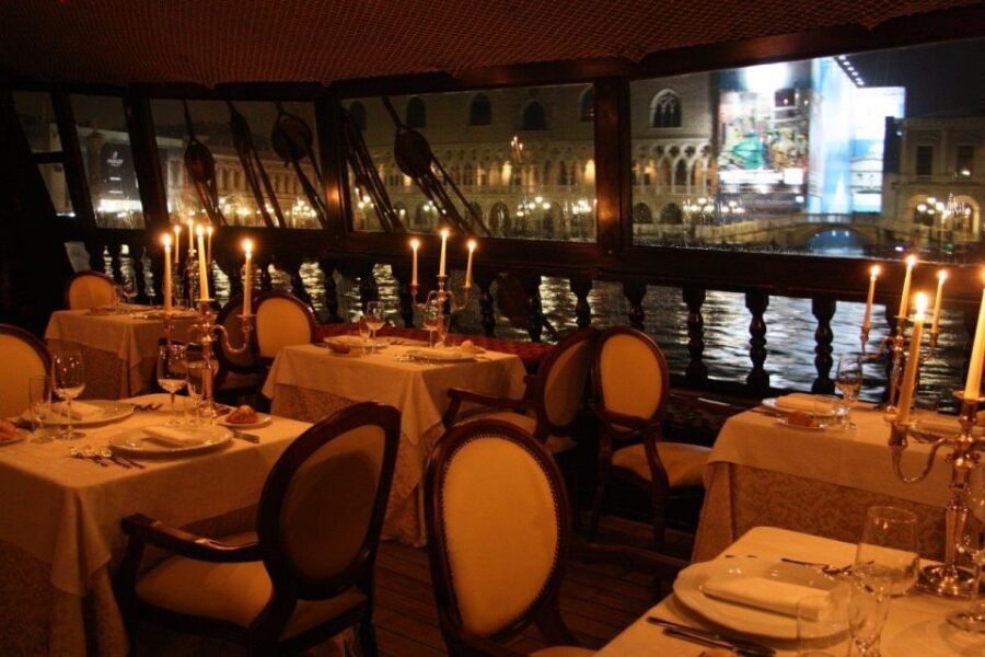 Venice: Venetian Lagoon Tour and Galleon Dinner - Meeting at Museo Navale and choosing Central Deck vs prow/stern
