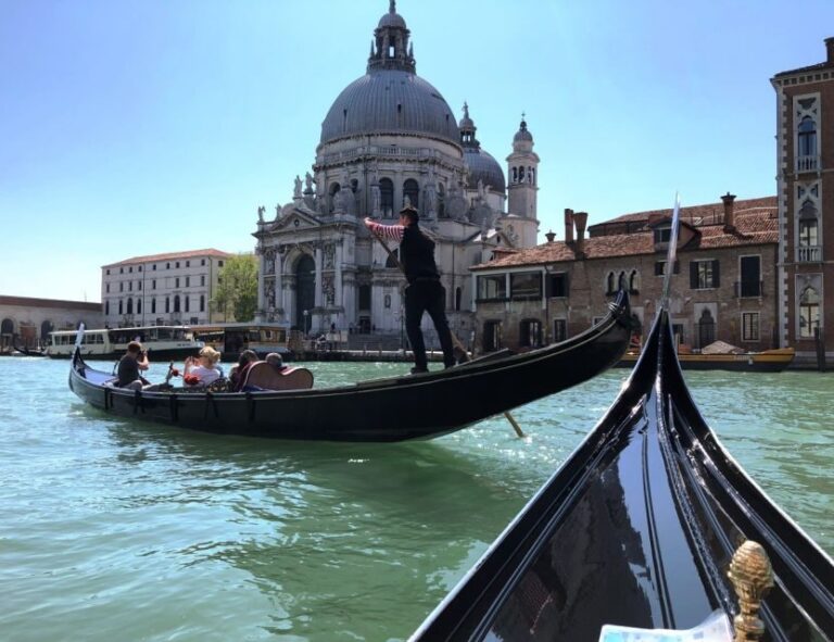 Venice Walking Tour and Gondola Ride Combo - The hidden streets between St Mark’s and the Rialto that make Venice feel lived-in