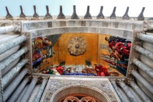 Venice: Walking tour, Doge Palace, & St. Mark's Basilica - Meeting Point and How the Day Usually Starts