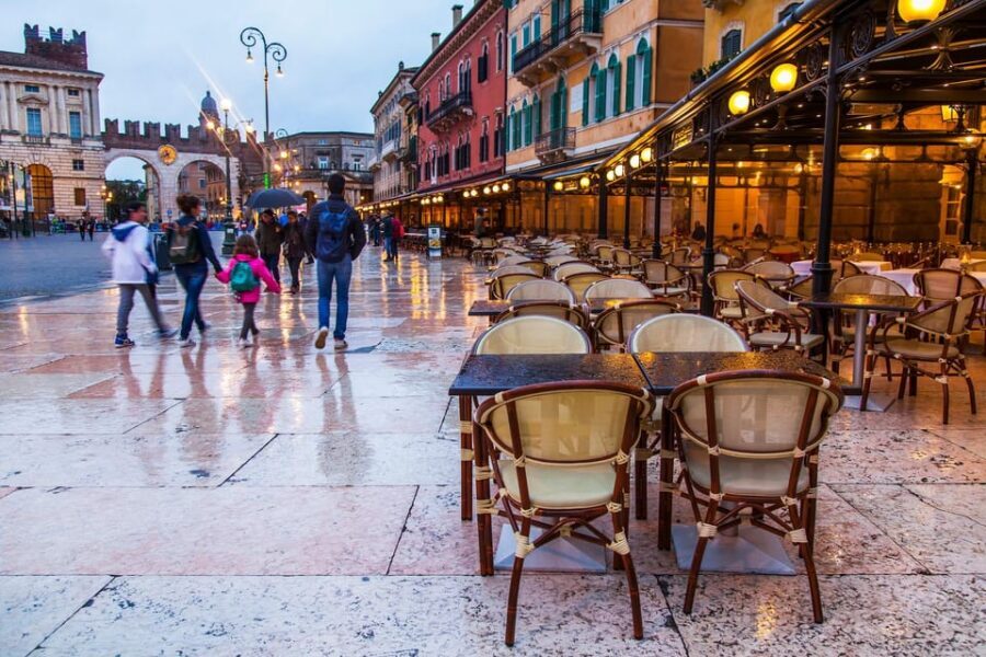 Verona: Full Meal & Wine Tasting Walking Tour - What you’ll actually eat (and why the tour uses “one dish per stop”)