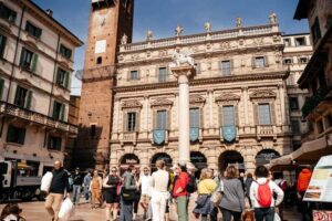 Verona: Highlights Walking Tour with Arena Priority Access - Starting Point at Via Teatro Ristori: Get There Early, Find the Yellow Sign