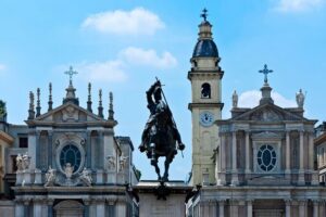 Verona : Private Custom Walking Tour With A Guide (Private Tour) - Meeting your guide at your hotel and getting bearings fast