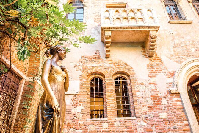 Verona Walking Tour with Audio and Written Guide by a Local - The route starts and ends at Arena di Verona (and that matters)